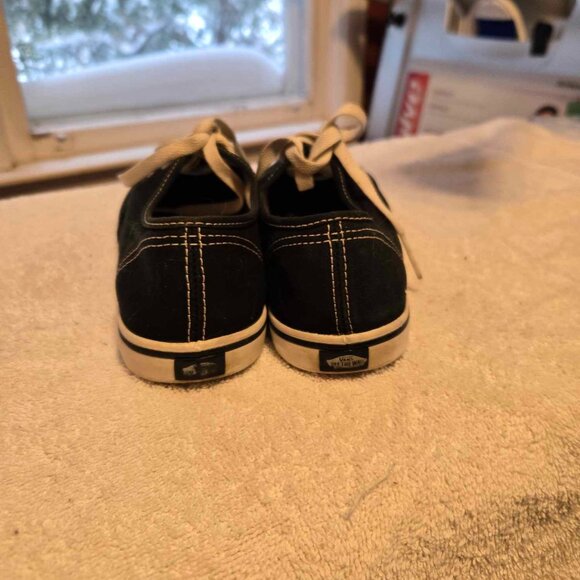 Vans lowpro black shoe sneaker 6.5 women like new - Picture 3 of 6